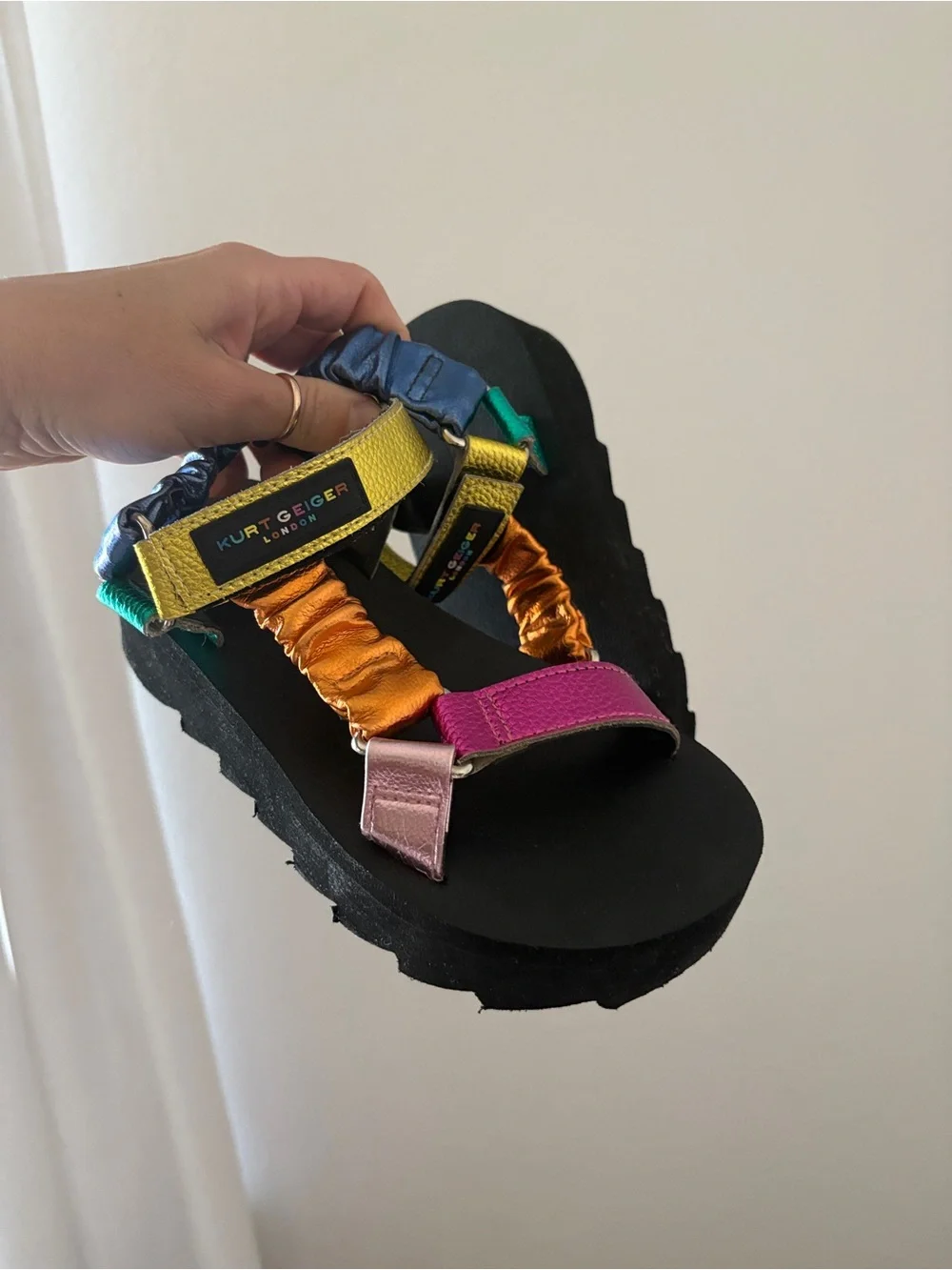 KURT GEIGER Kids Mini Orion Metallic Colorblock Platform Sandals 33/2M